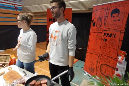 Karierna priložnost te čaka v Kamniku (26)